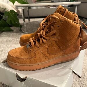Nike AF1 High-Top Sneakers in Brown